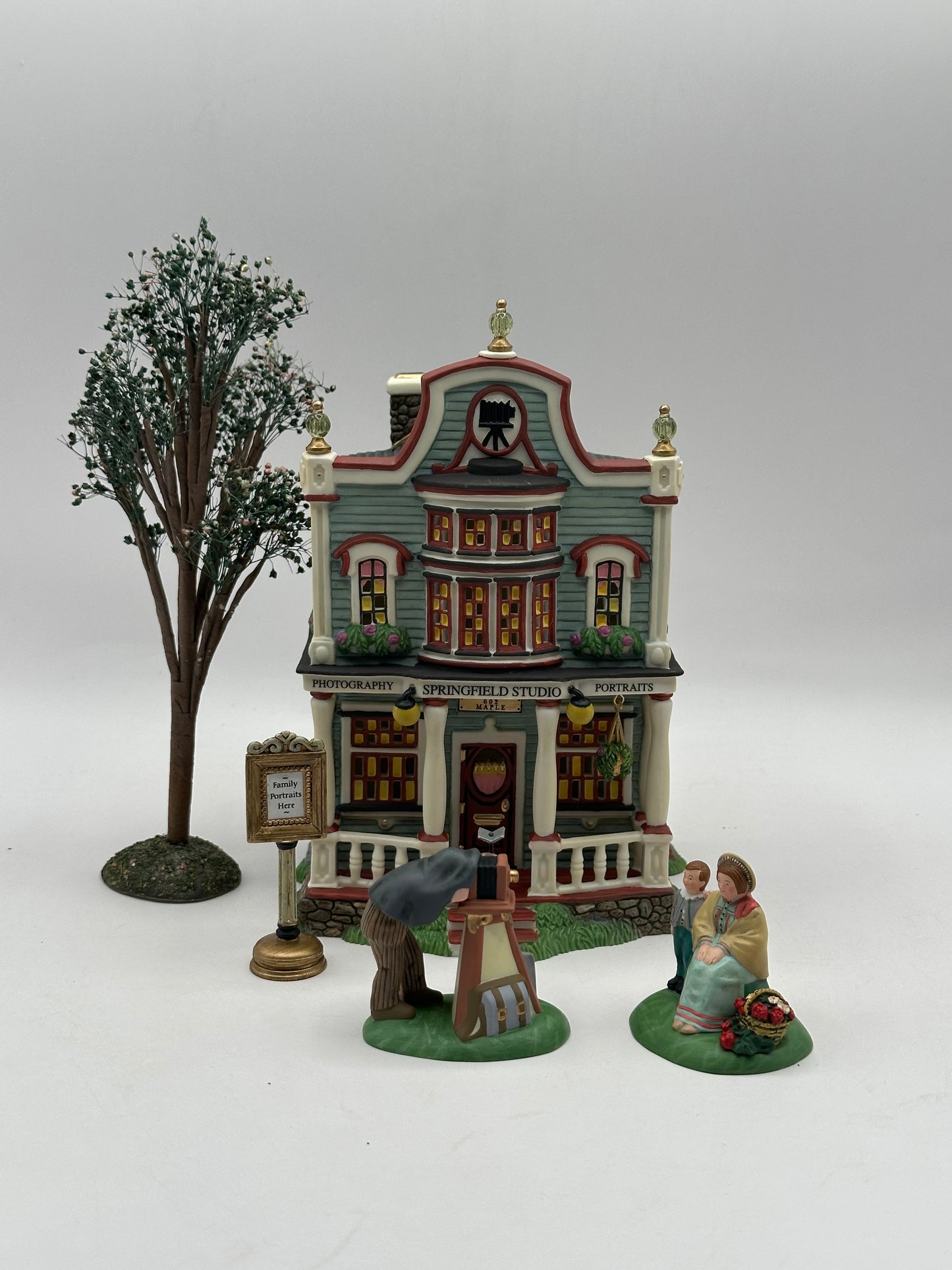 Dept 56 New England Village Springfield Studio