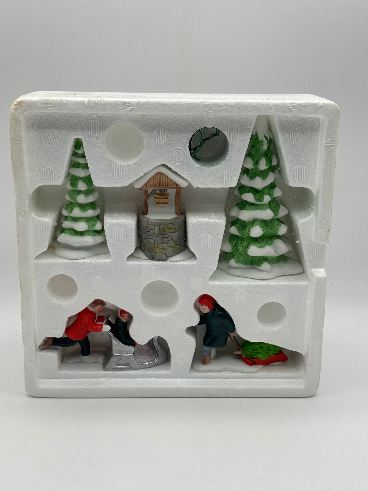 Dept 56 New England Village Winter Accessory Set