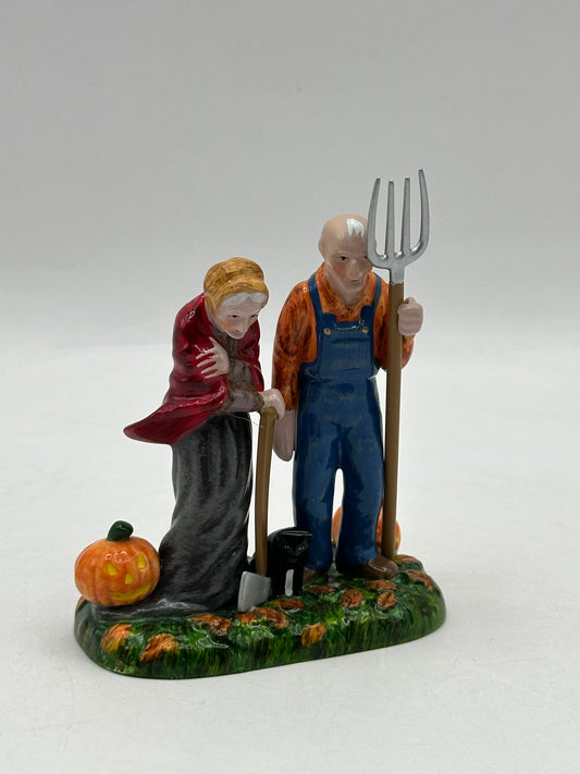 Dept 56 Original Snow Village Halloween Strangers Beware