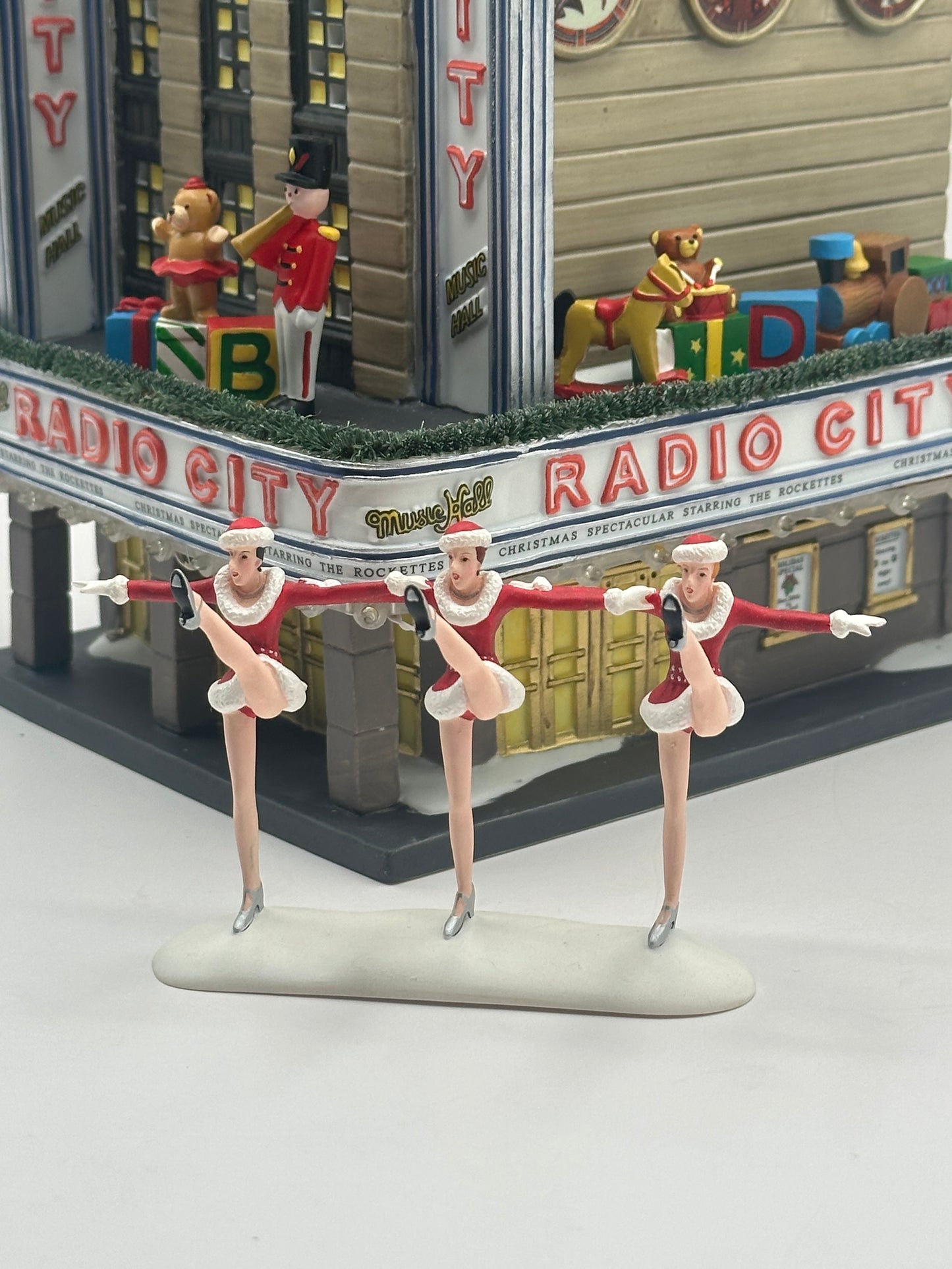 Dept 56 Christmas in the City Radio City Music Hall & The Rockettes (Set of 2)