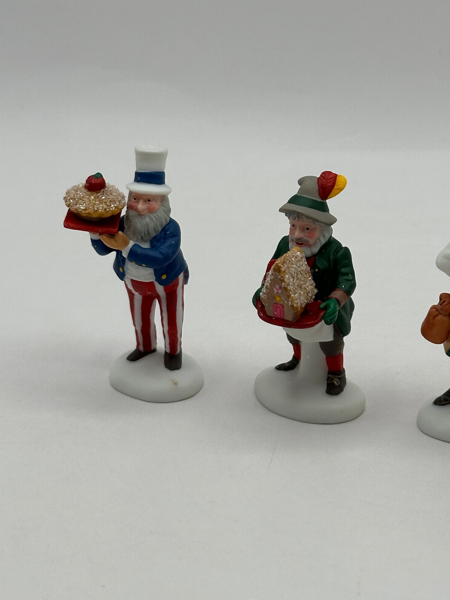 Dept 56 North Pole Early Rising Elves