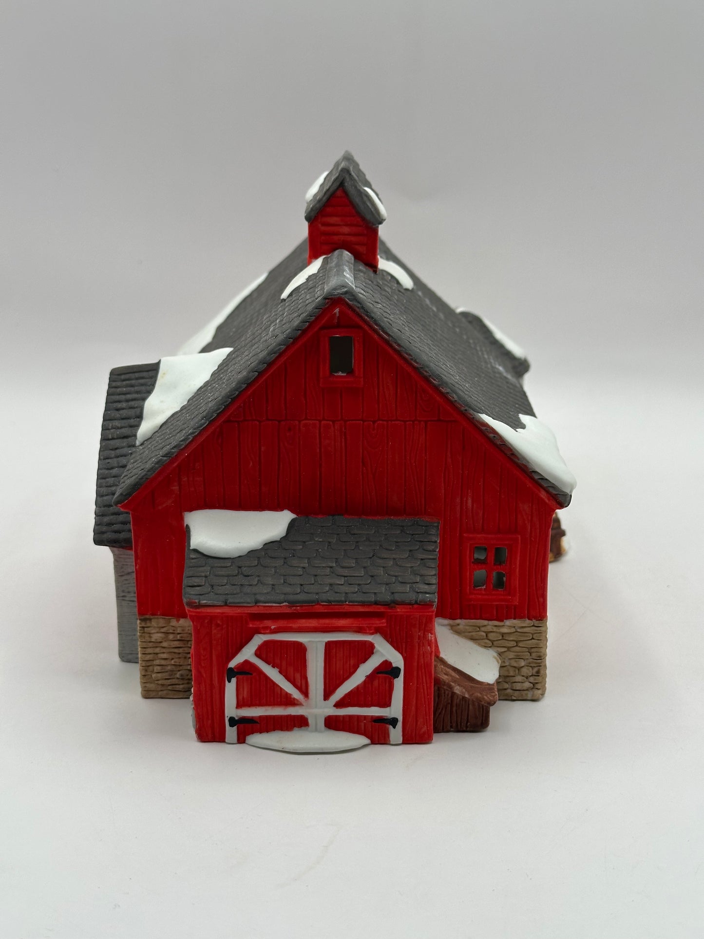 Dept 56 New England Village Jacob Adams Farmhouse and Barn (Set of 5)