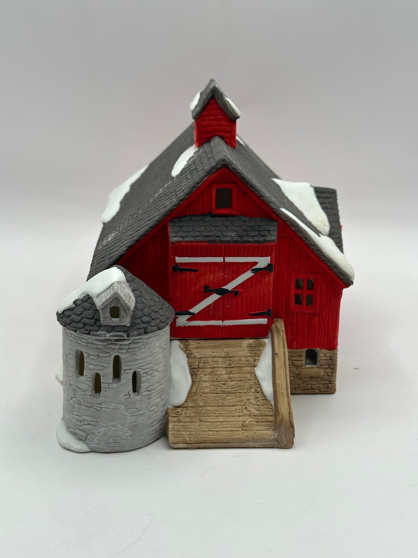 Dept 56 New England Village Jacob Adams Farmhouse and Barn (Set of 5)