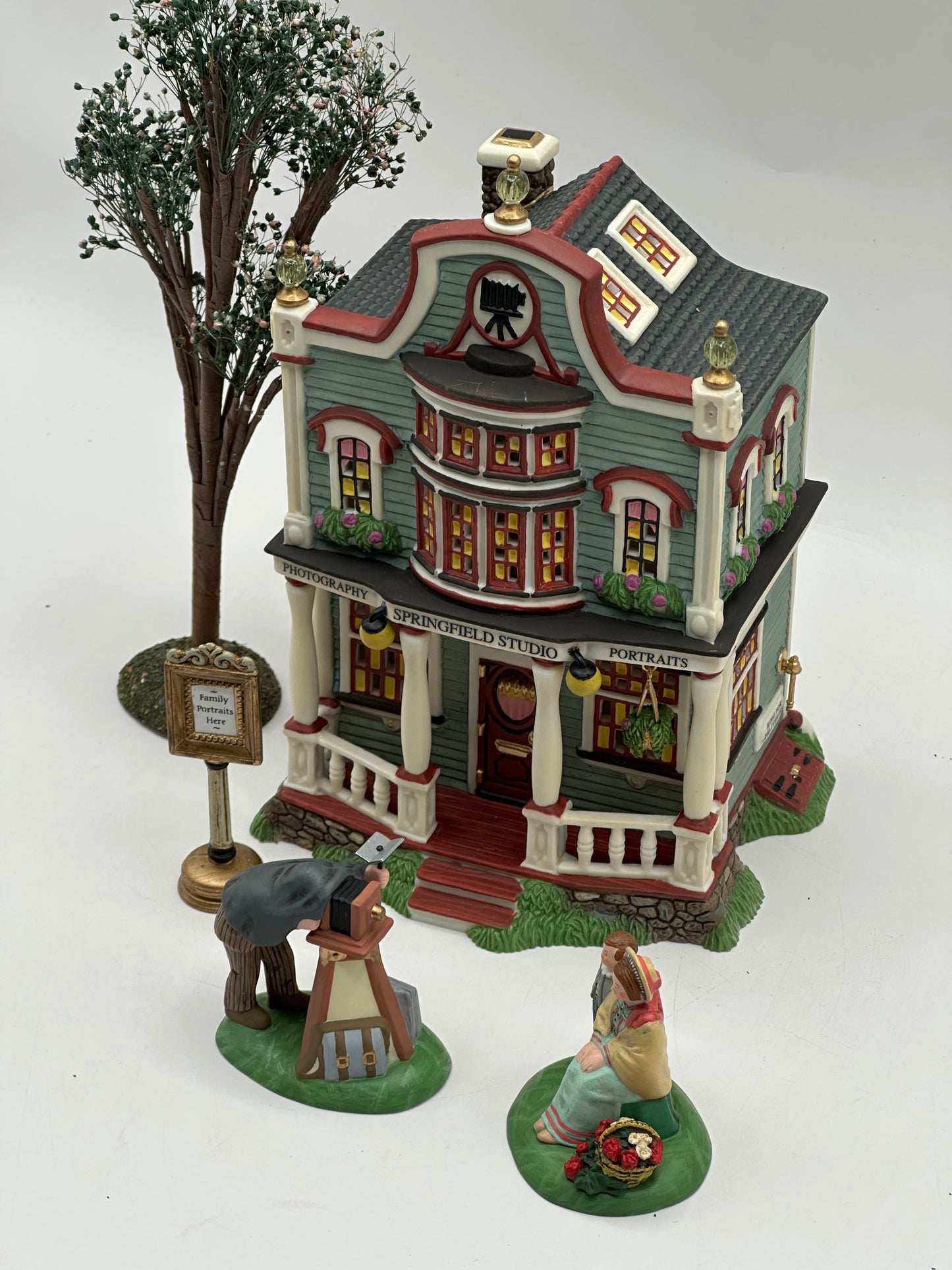 Dept 56 New England Village Springfield Studio