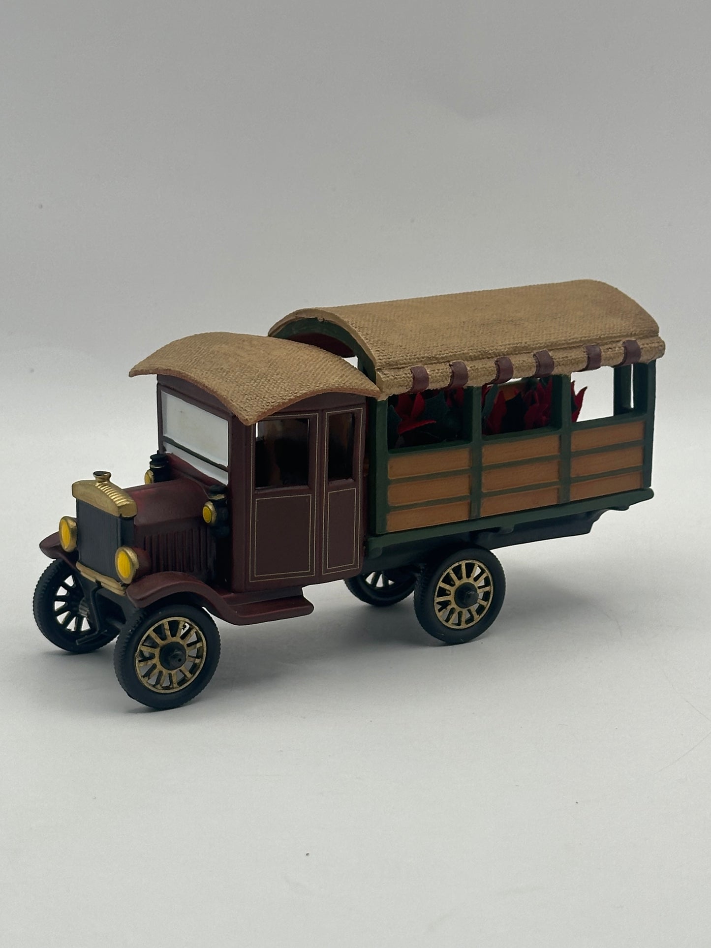 Dept 56 Dickens’ Village Poinsettia Delivery Truck