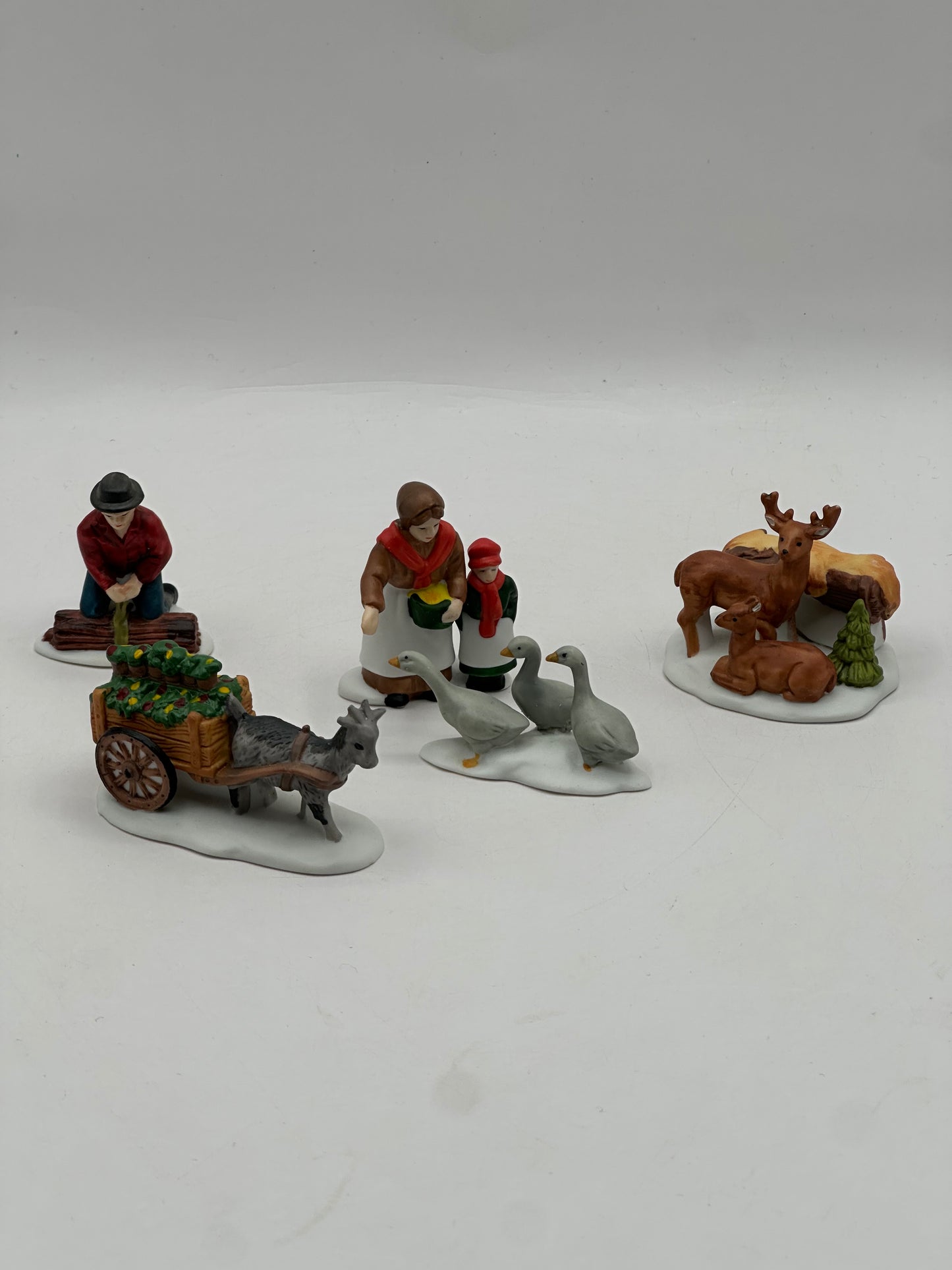 Dept 56 New England Village Farm People & Animals