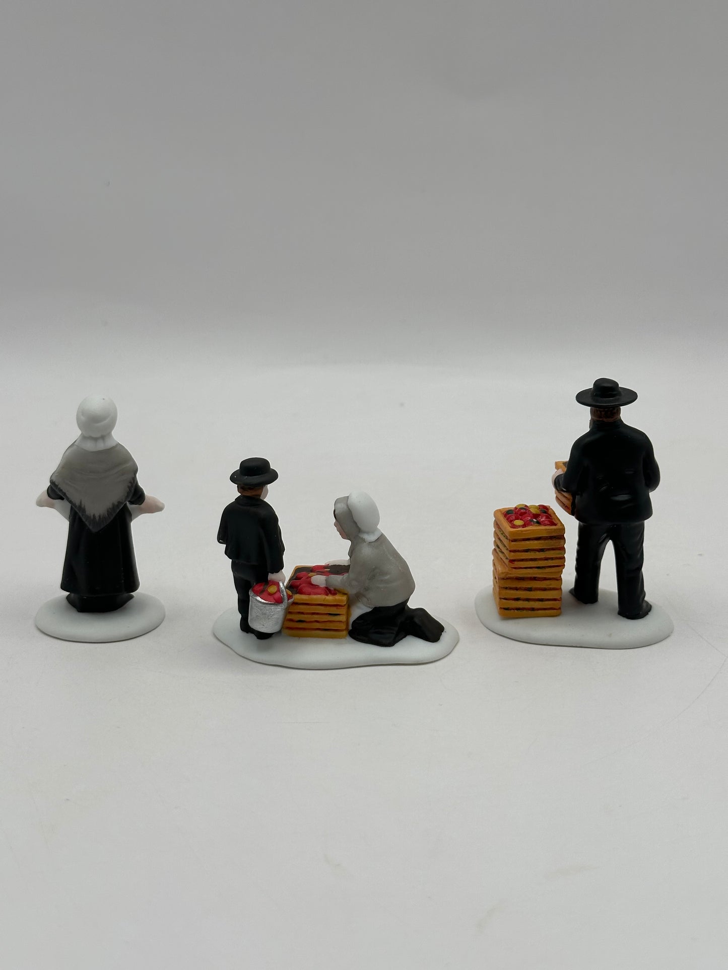 Dept 56 New England Village Amish Family (Set of 3)