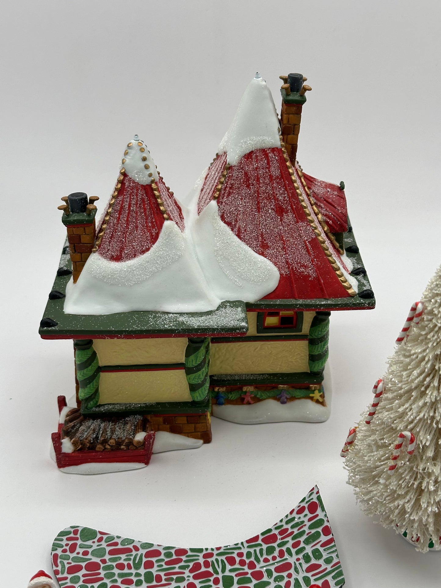 Dept 56 North Pole Santa’s Visiting Center