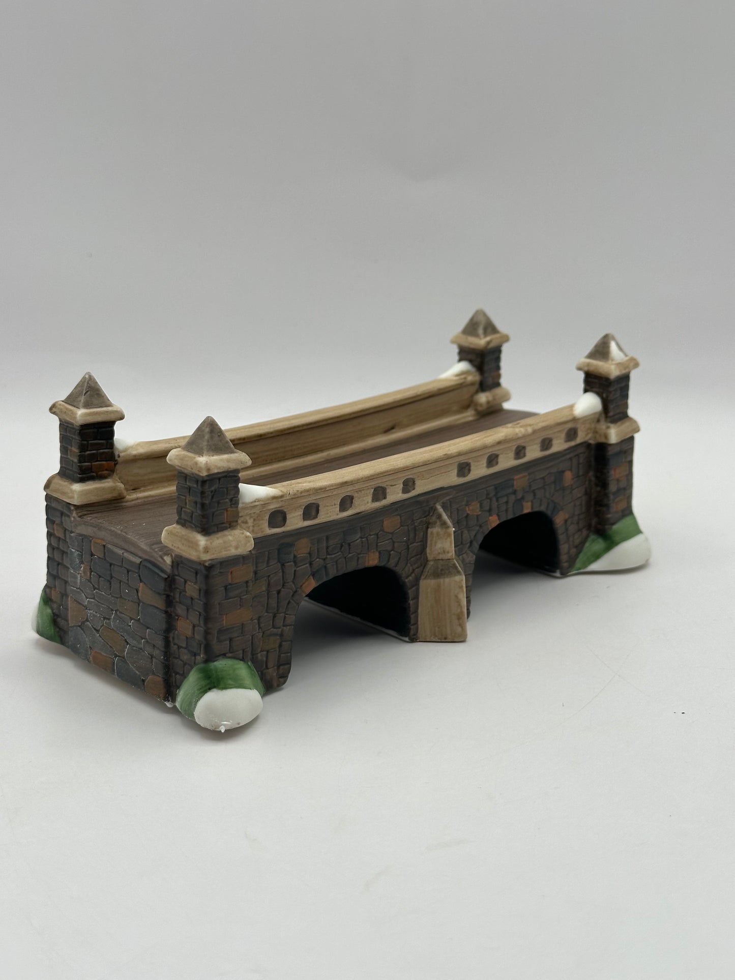 Dept 56 Dickens’ Village Stone Train Tressel