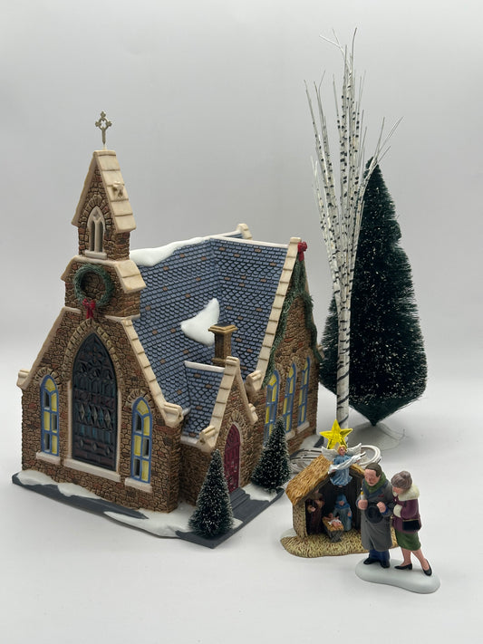 Dept 56 Christmas in the City Church of The Holy Light Gift Set