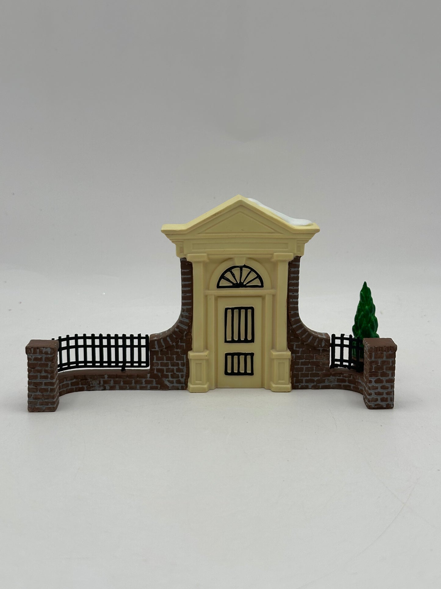 Dept 56 Disney Parks Village Series Olde World Antiques Gate