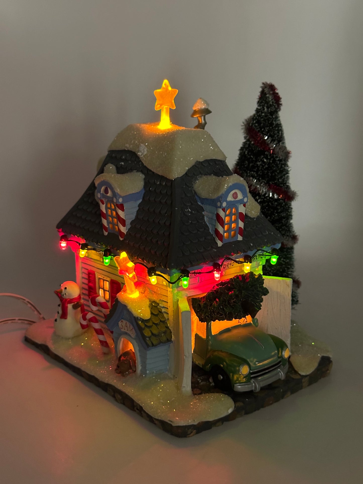 Dept 56 ‘Twas The Night Before Christmas - Oh Such A Clatter Garage