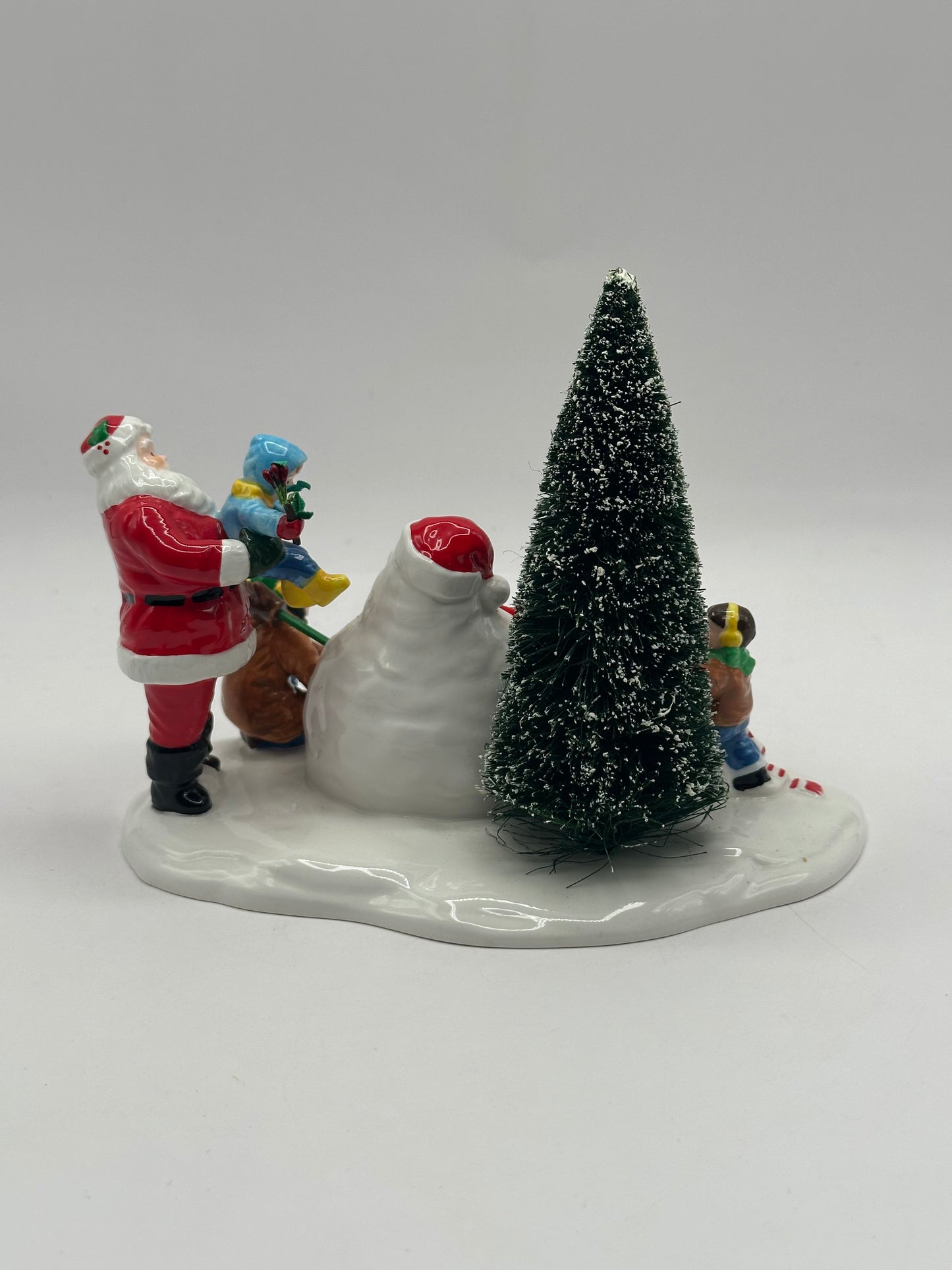 Dept 56 Original Snow Village Santa Comes to Town 1998