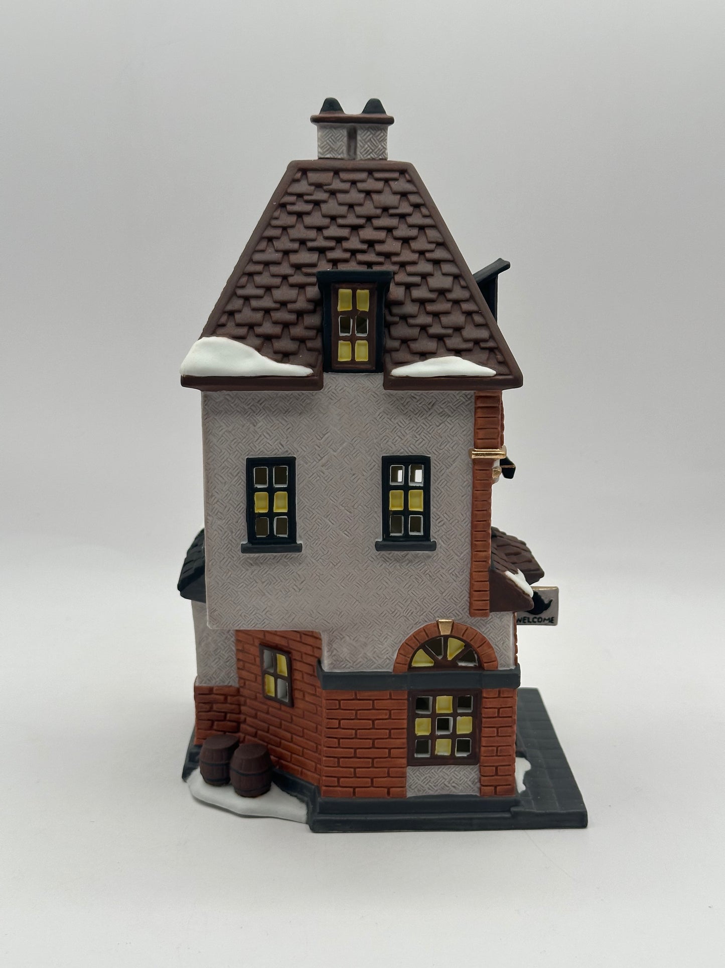 Dept 56 Christmas in the City Potter’s Tea Seller