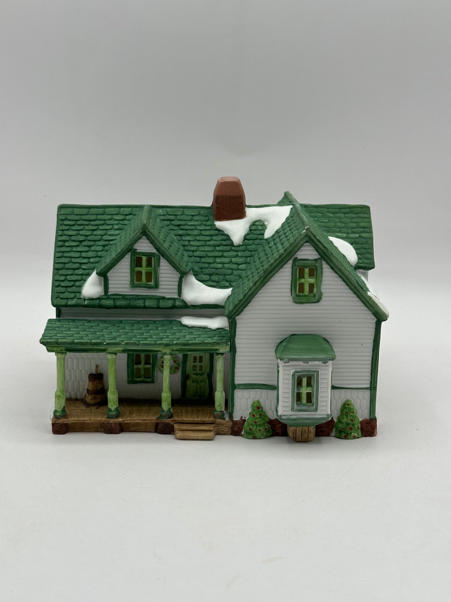 Dept 56 New England Village Jacob Adams Farmhouse and Barn (Set of 5)