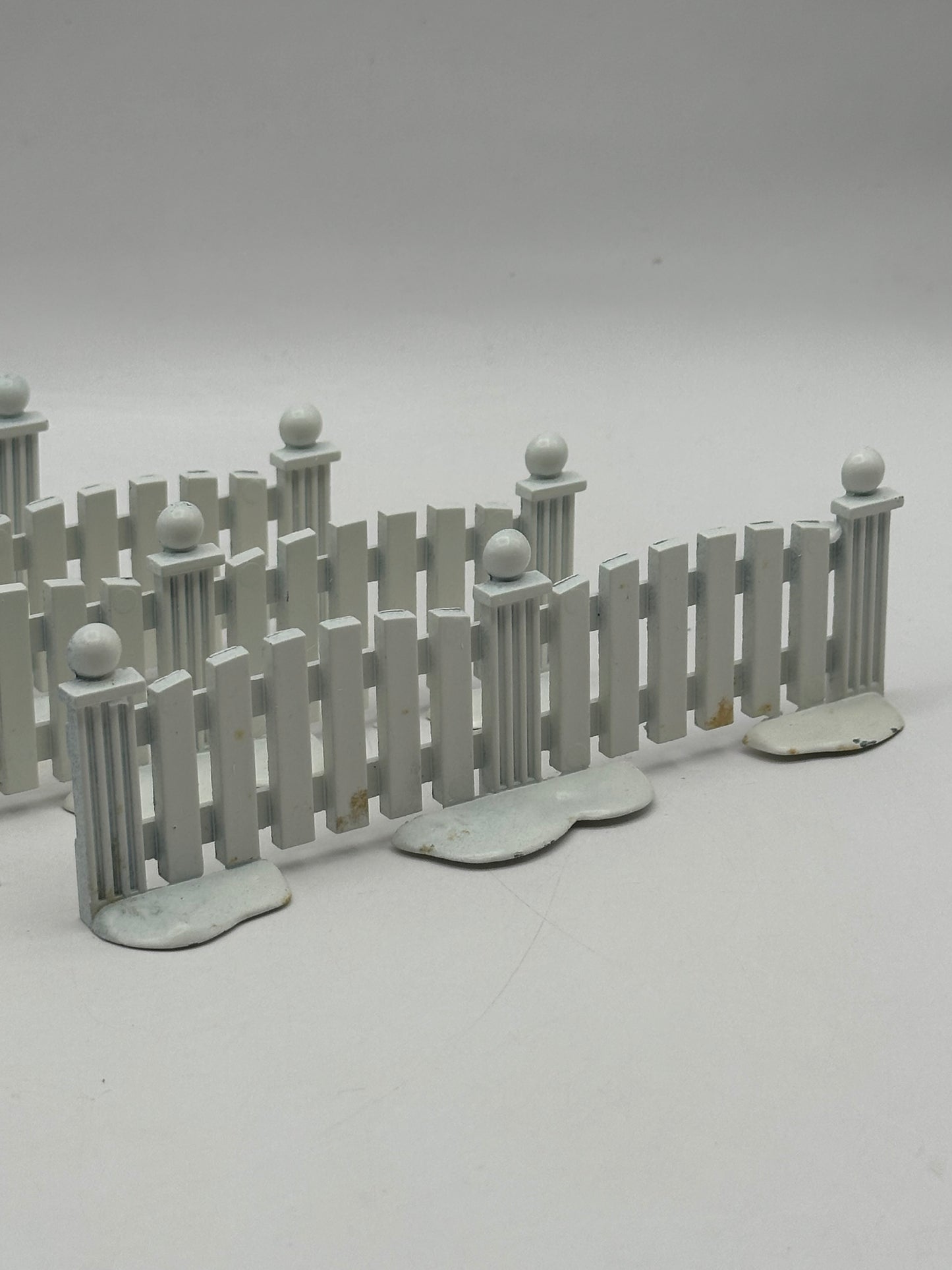 Dept 56 Village Accessories Village White Picket Fence