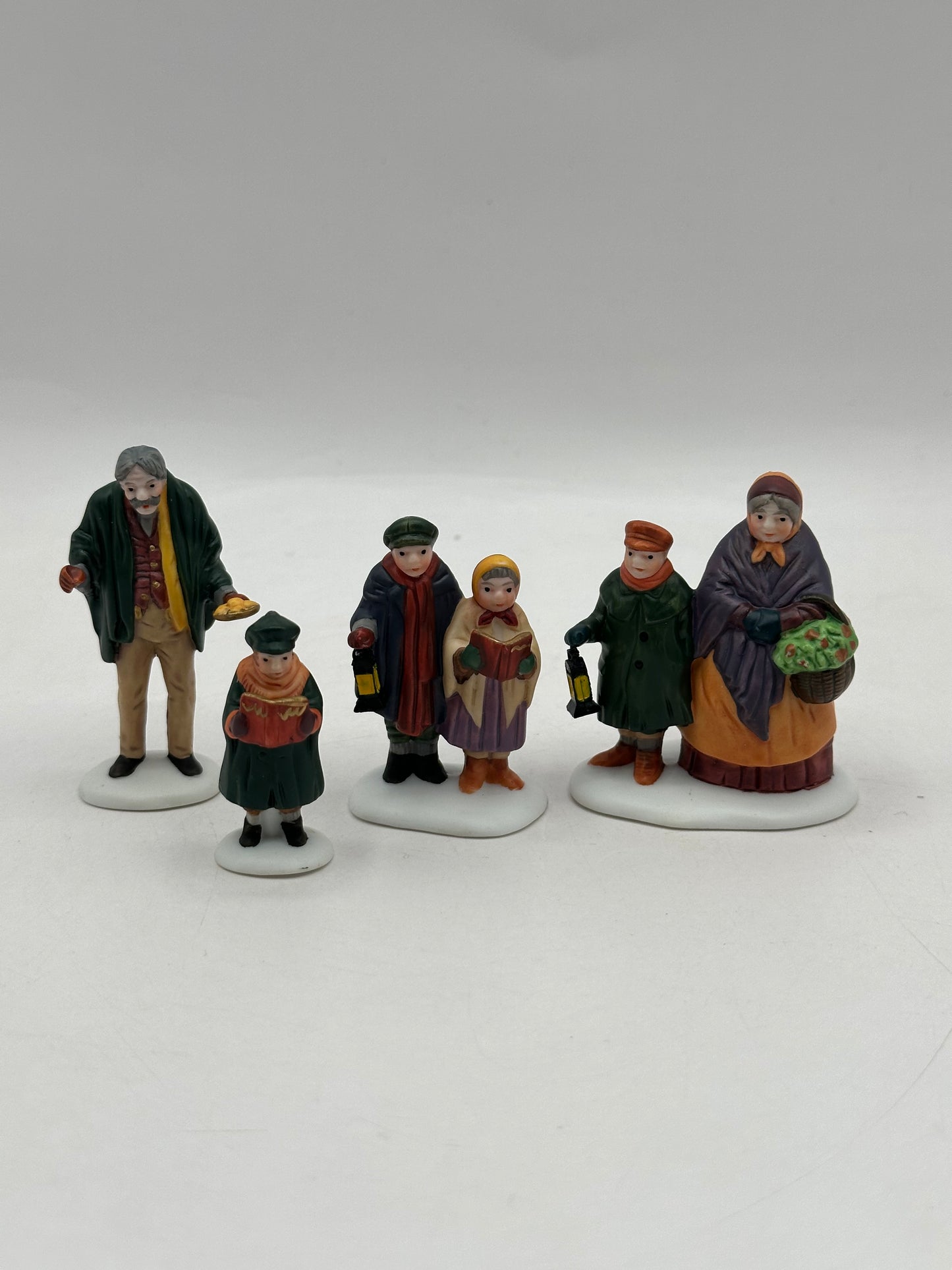 Dept 56 Dickens’ Village Carolers On The Doorstep