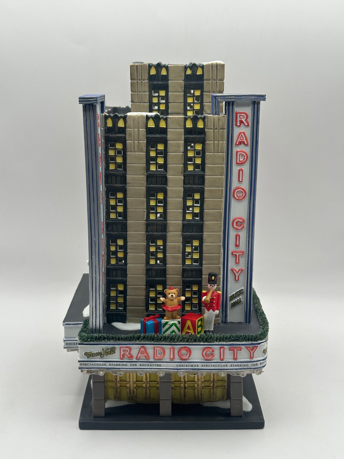 Dept 56 Christmas in the City Radio City Music Hall & The Rockettes (Set of 2)