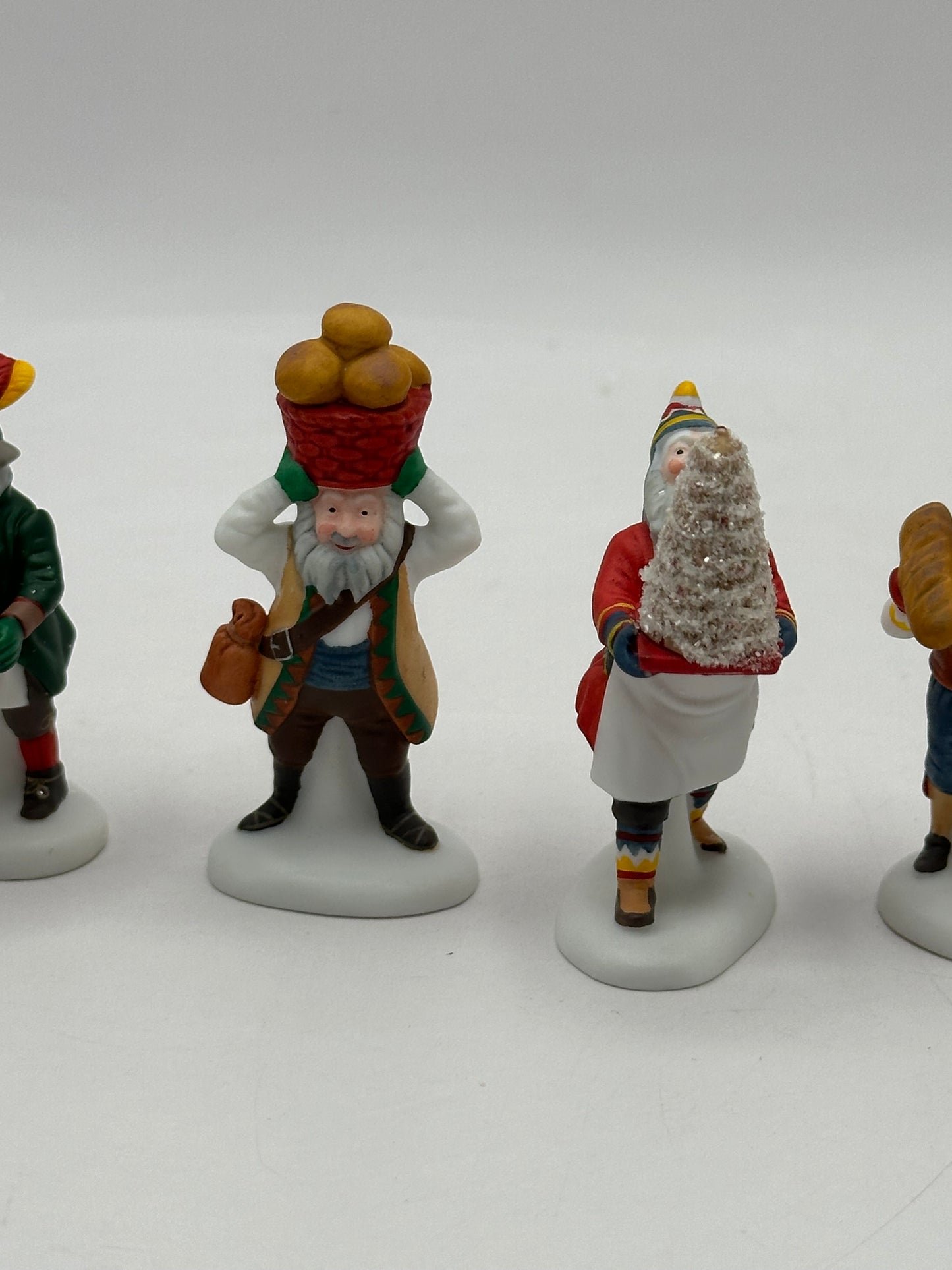 Dept 56 North Pole Early Rising Elves