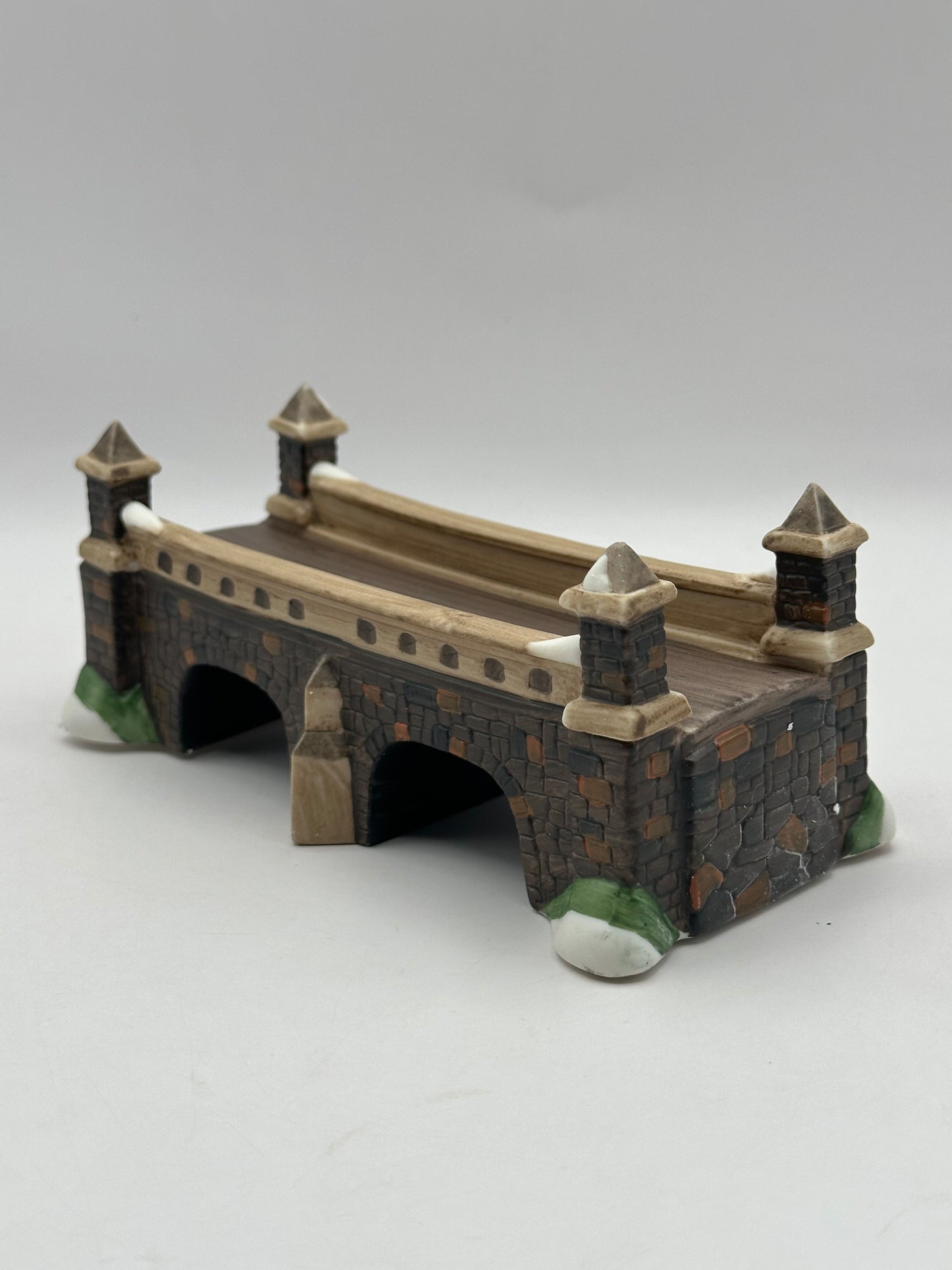 Dept 56 Dickens’ Village Stone Train Tressel