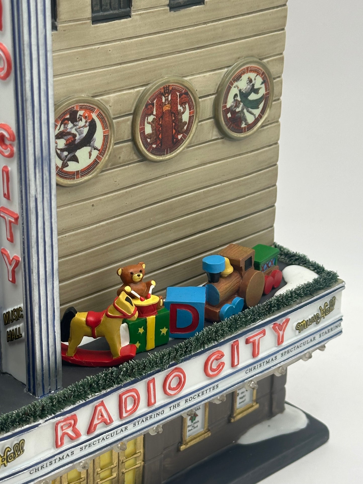 Dept 56 Christmas in the City Radio City Music Hall & The Rockettes (Set of 2)