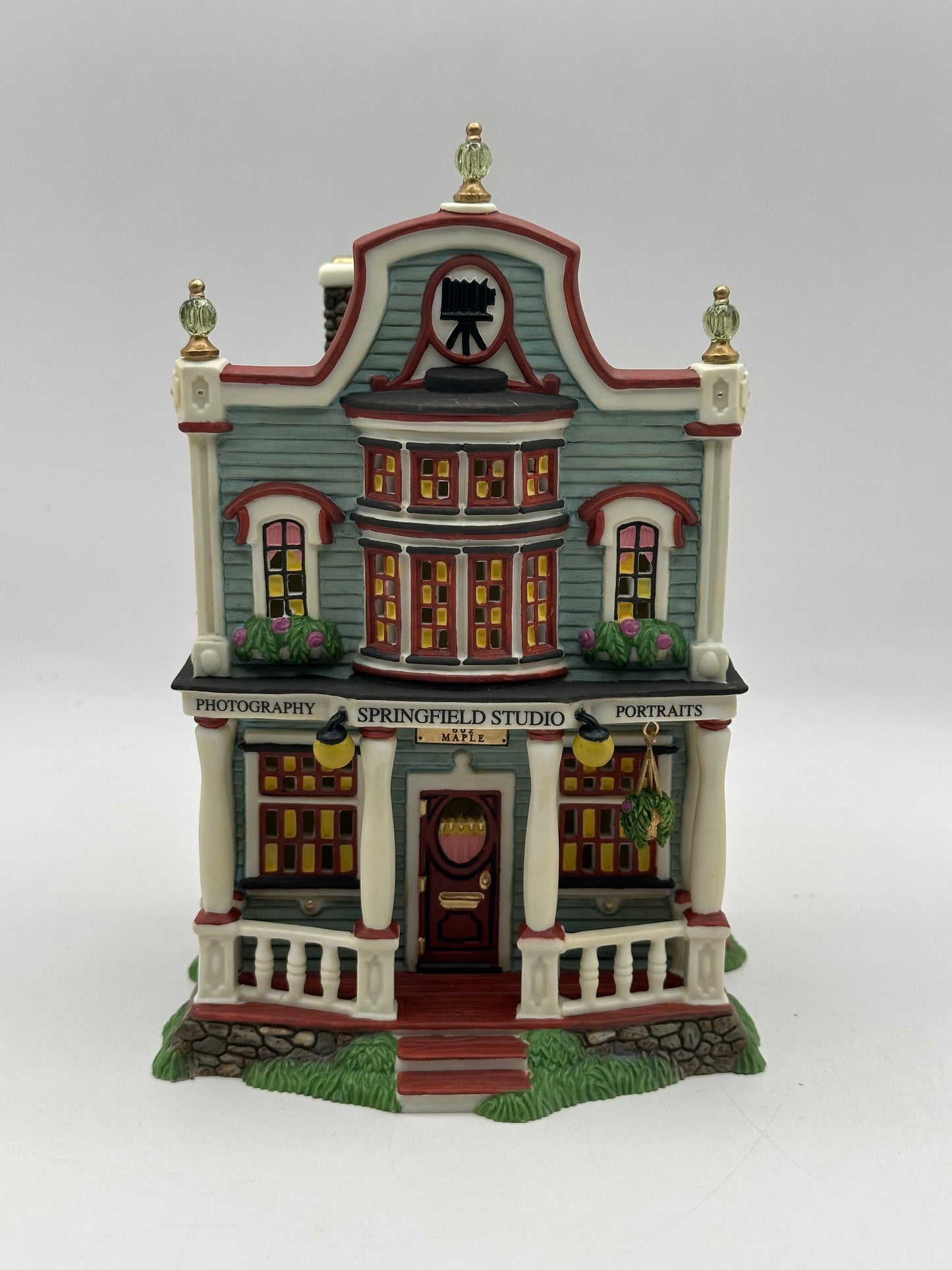 Dept 56 New England Village Springfield Studio