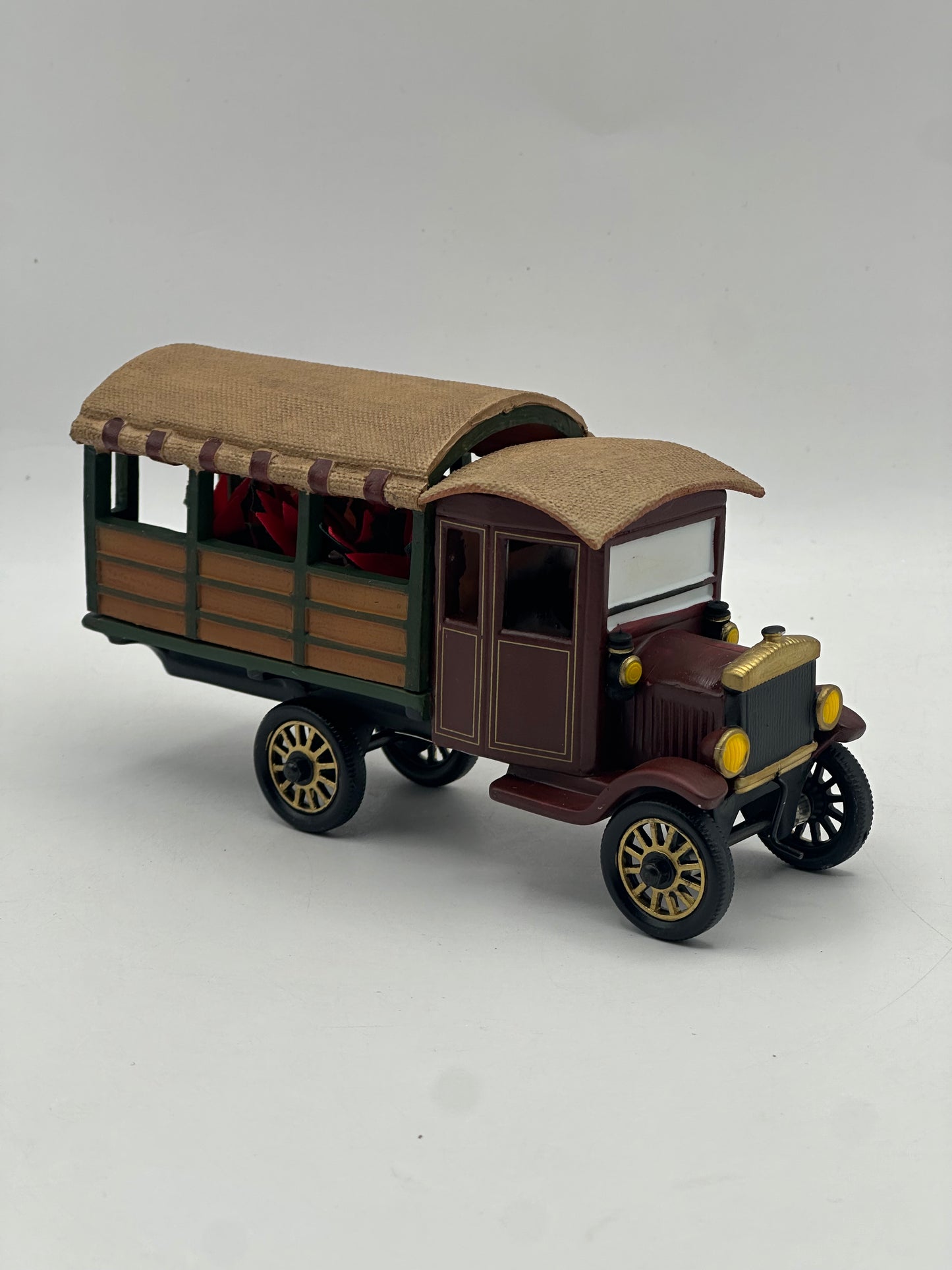 Dept 56 Dickens’ Village Poinsettia Delivery Truck