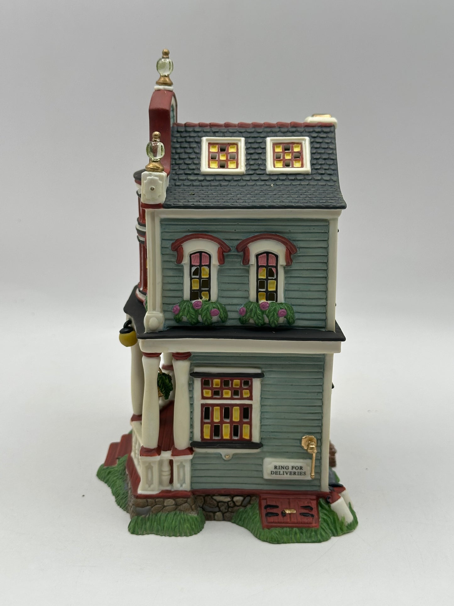 Dept 56 New England Village Springfield Studio