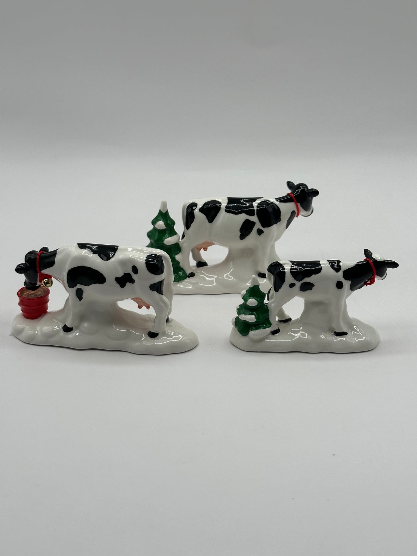 Dept 56 Original Snow Village A Herd of Holiday Heifers