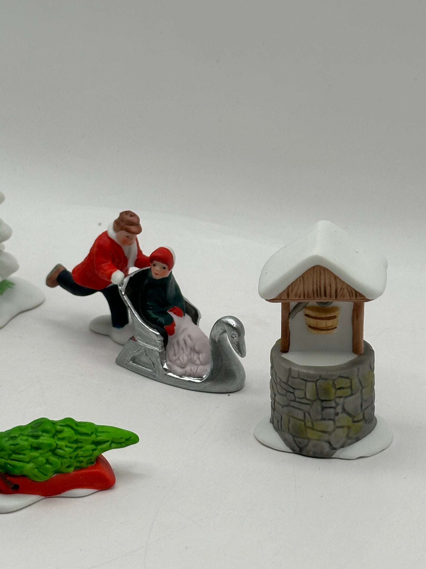 Dept 56 New England Village Winter Accessory Set