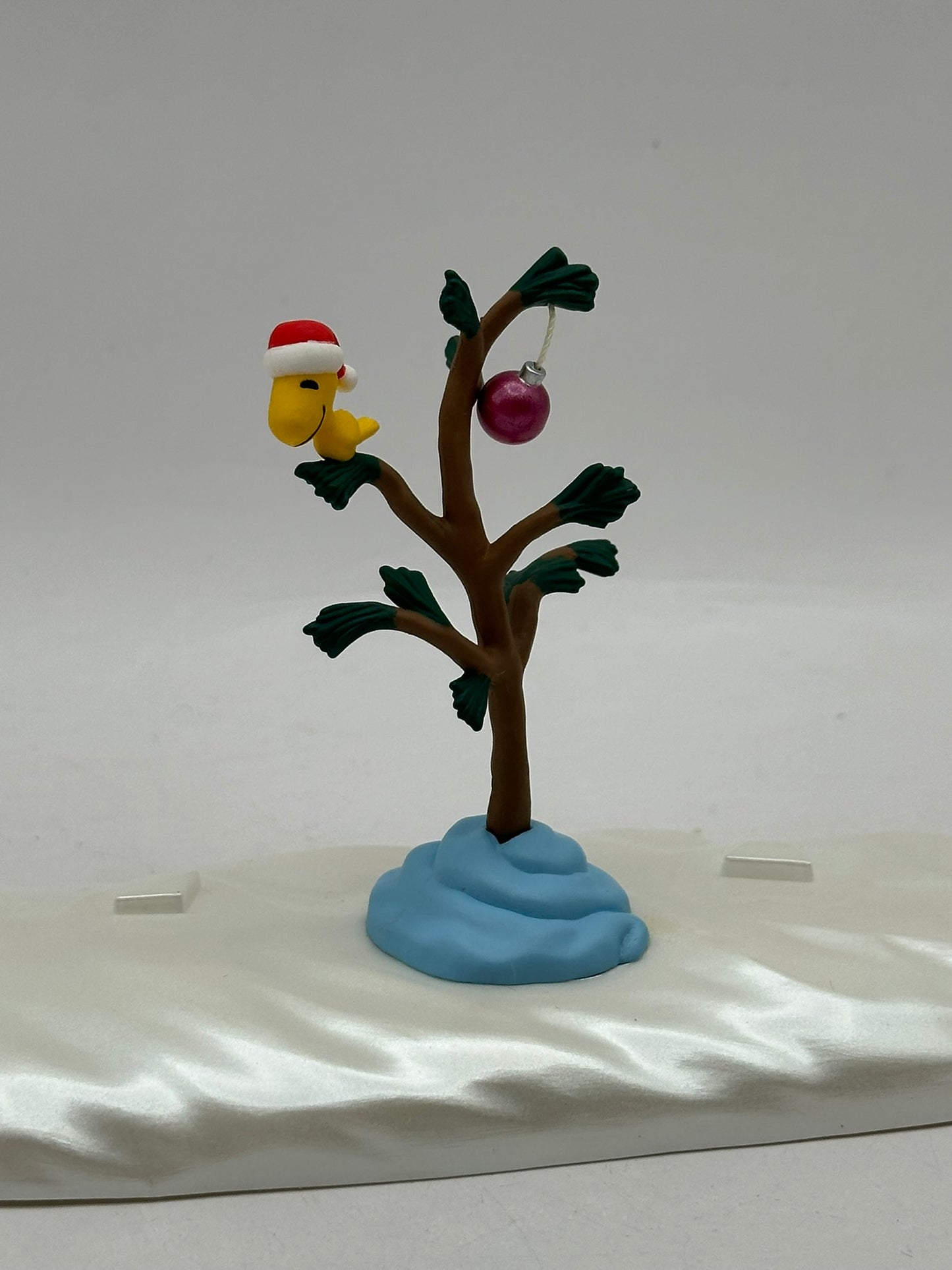 1995 Snow Scene, A Charlie Brown Christmas, PEANUTS Hallmark Keepsake Ornament