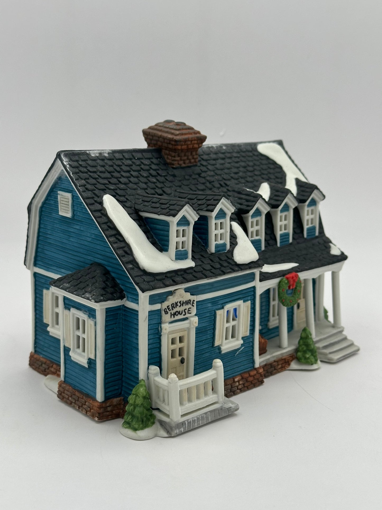 Dept 56 New England Village Berkshire House